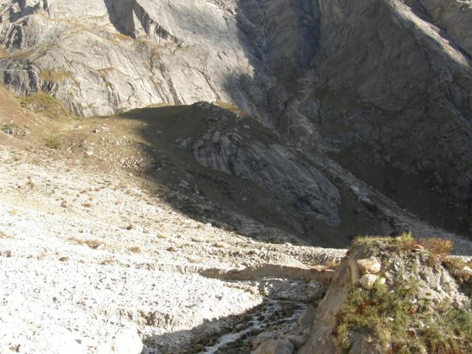 Rodeoplatte, 18 délek skalního lezení na Pakora Brakk